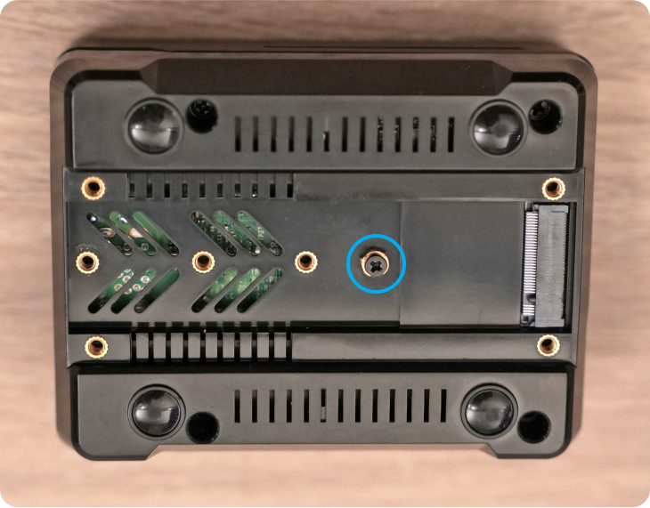 Adjusting screw mount