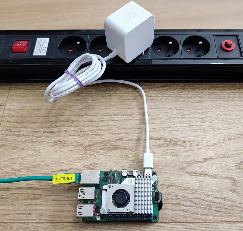 Assembled device with NVMe drive